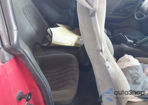 2000 Chevrolet Camaro from USA, damaged, VIN 2G1FP22K9Y2152491